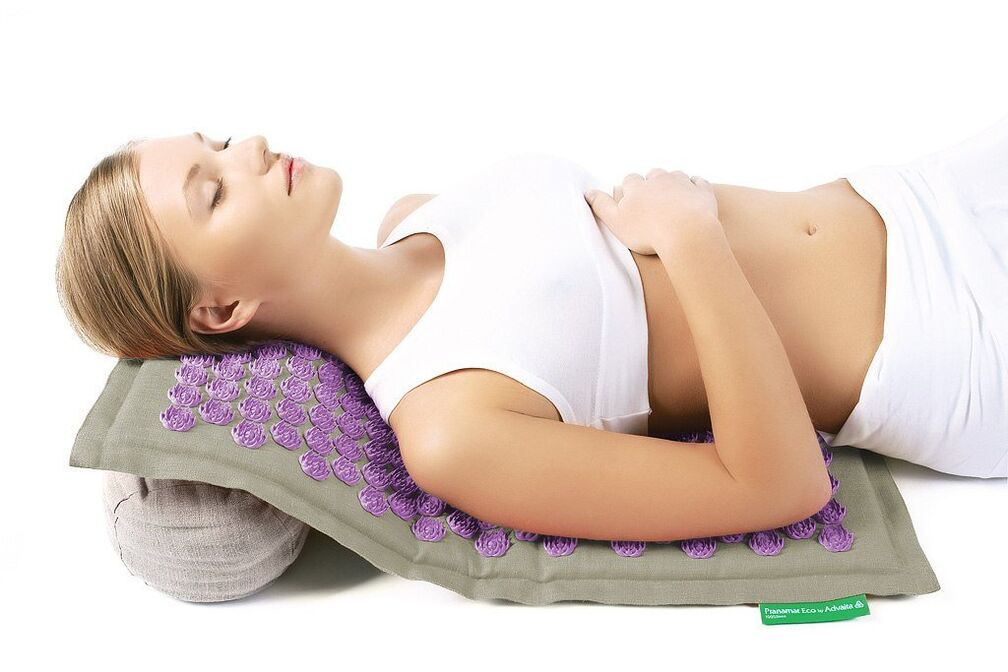 Ասեղ ապլիկատորը կօգնի ողնաշարի վզիկի օստեոխոնդրոզի դեմ պայքարում